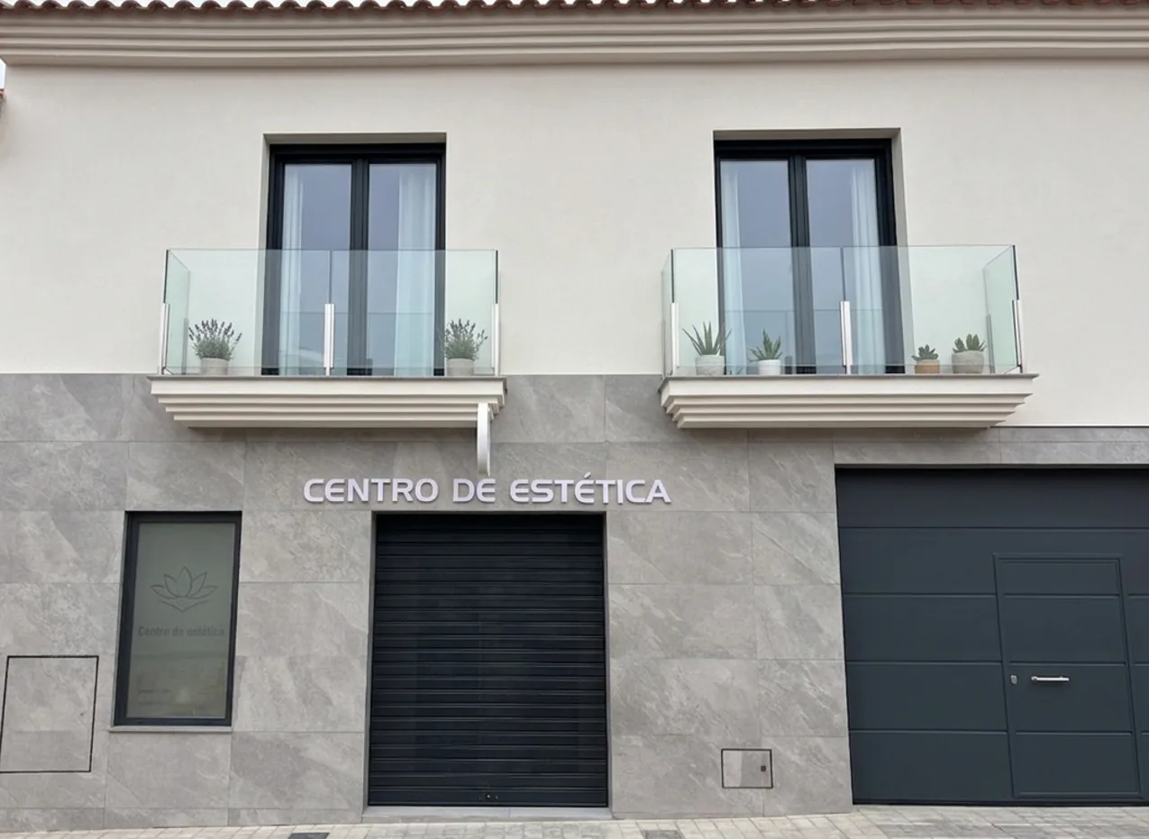 Fachada de Centro de estética AM en La Solana